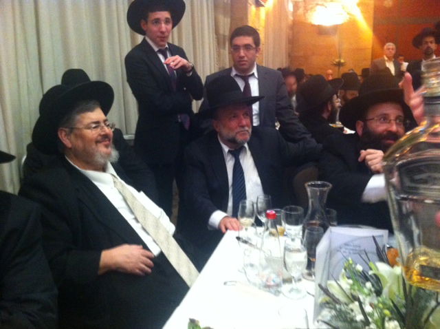 תמונות: רבנים ואישי-ציבור בחתונת נכדת הרב לאו