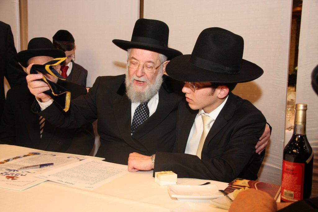 חתונת נכדת הרב ישראל-מאיר לאו: צפו בגלריית ענק