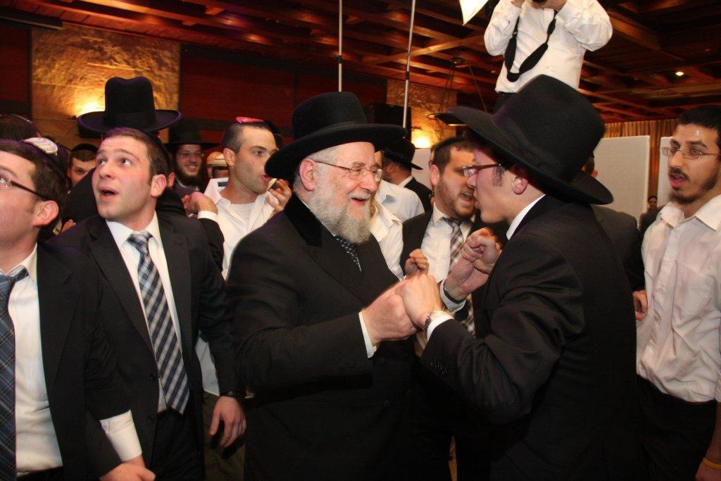 חתונת נכדת הרב ישראל-מאיר לאו: צפו בגלריית ענק