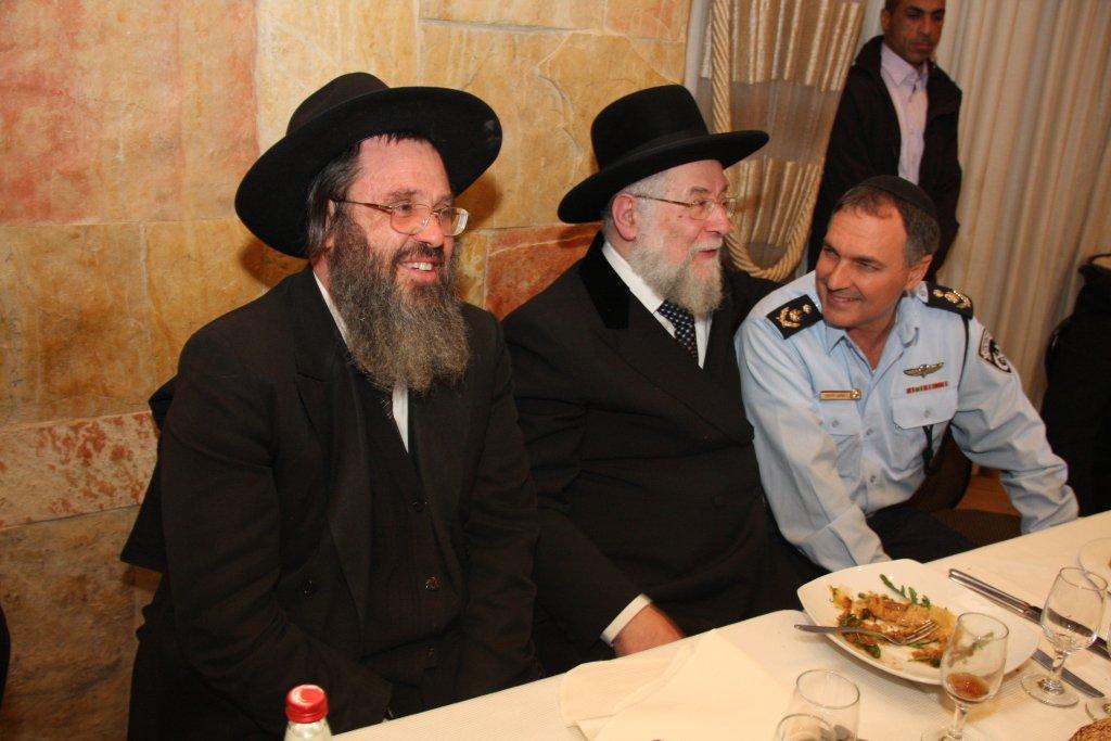 חתונת נכדת הרב ישראל-מאיר לאו: צפו בגלריית ענק