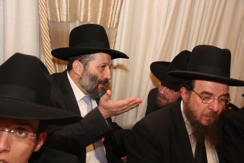 חתונת נכדת הרב ישראל-מאיר לאו: צפו בגלריית ענק