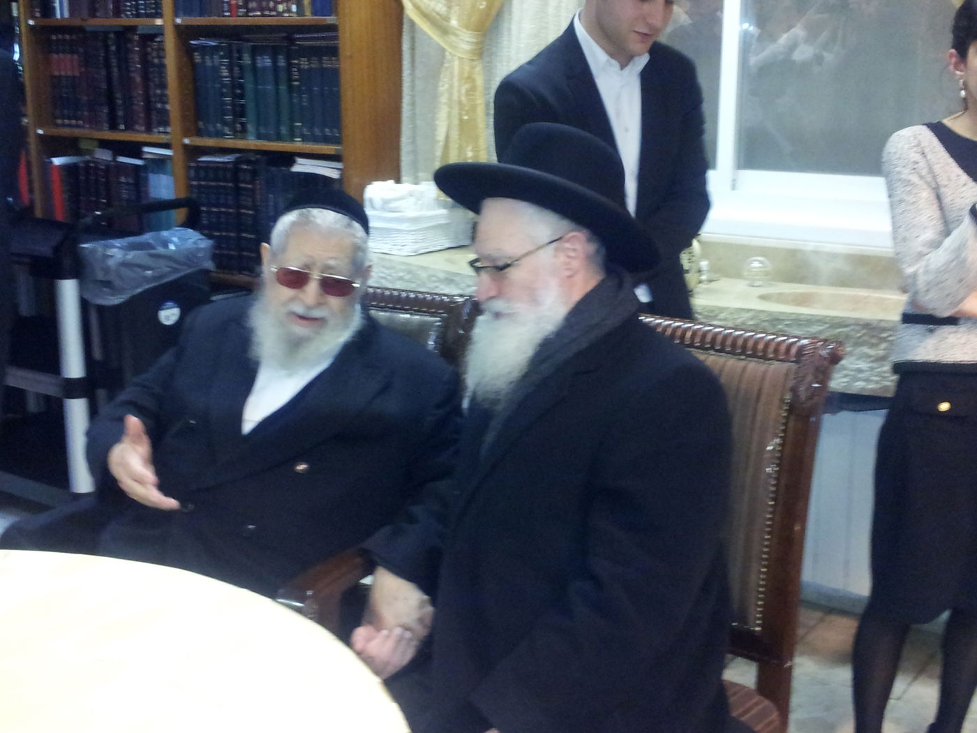 בצל מחלתו הקשה: הרב יעקב יוסף הגיע לבית אביו והתברך