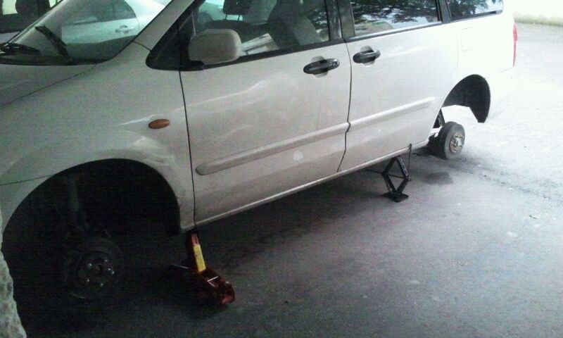 וונדליזם לילי בעיר רחובות נגד שורת עסקנים חרדים