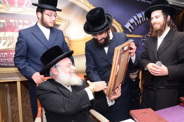 צפו בגלריה: בדרכי תורה עשו כבוד לתורה