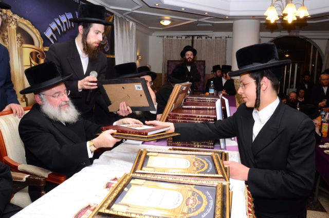 צפו בגלריה: בדרכי תורה עשו כבוד לתורה