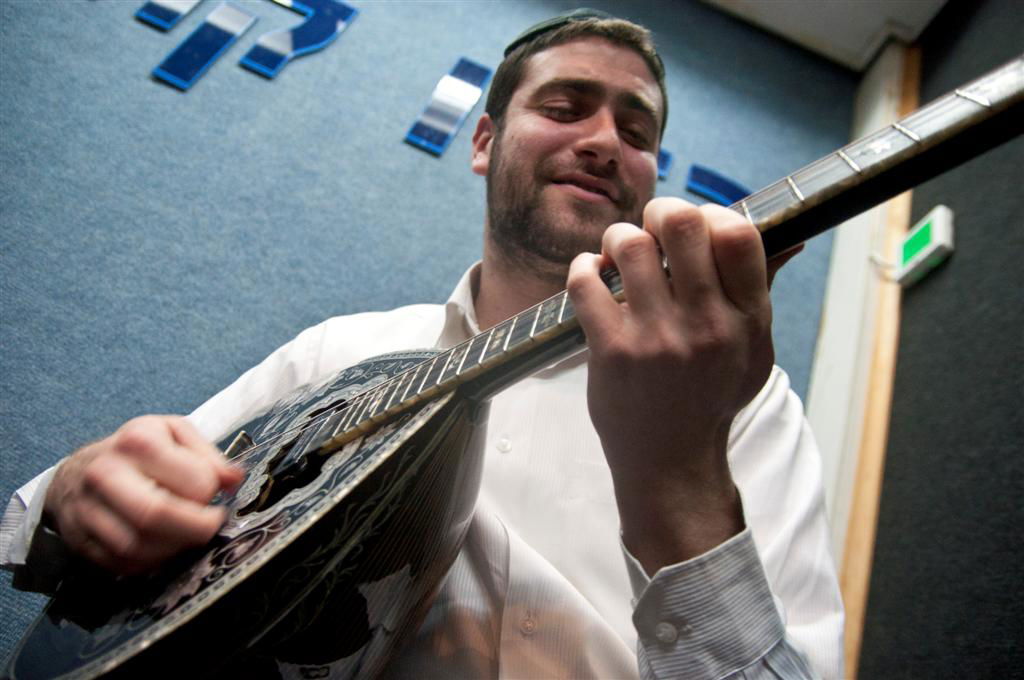 בואו לראות: חפלה עם אבישי אשל