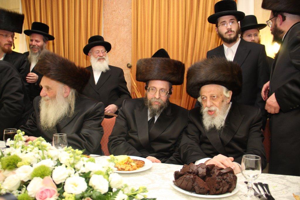 הכל נשאר במשפחה: חתונת הנינים לבית ויז'ניץ