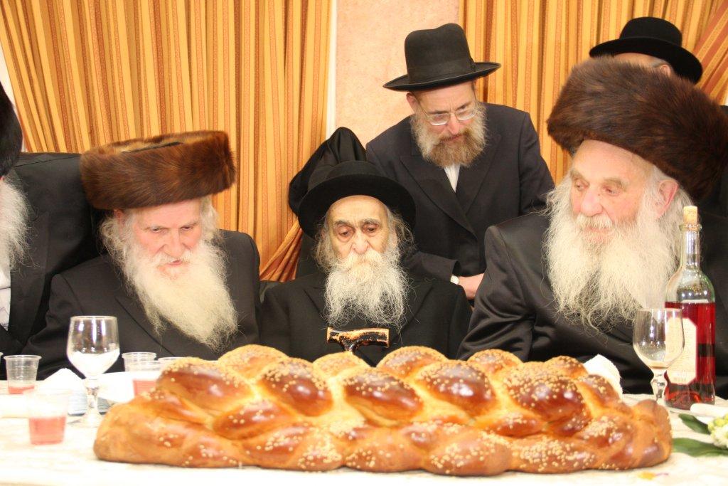 הכל נשאר במשפחה: חתונת הנינים לבית ויז'ניץ