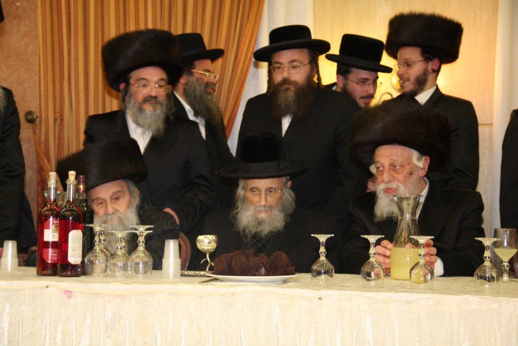 הכל נשאר במשפחה: חתונת הנינים לבית ויז'ניץ