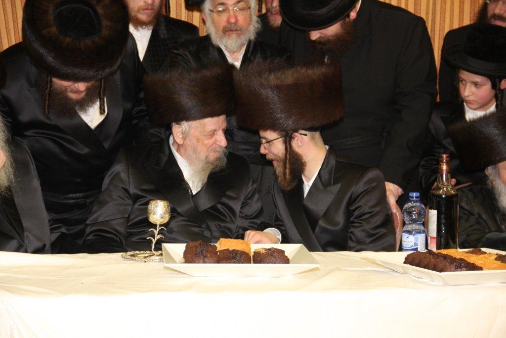 הכל נשאר במשפחה: חתונת הנינים לבית ויז'ניץ