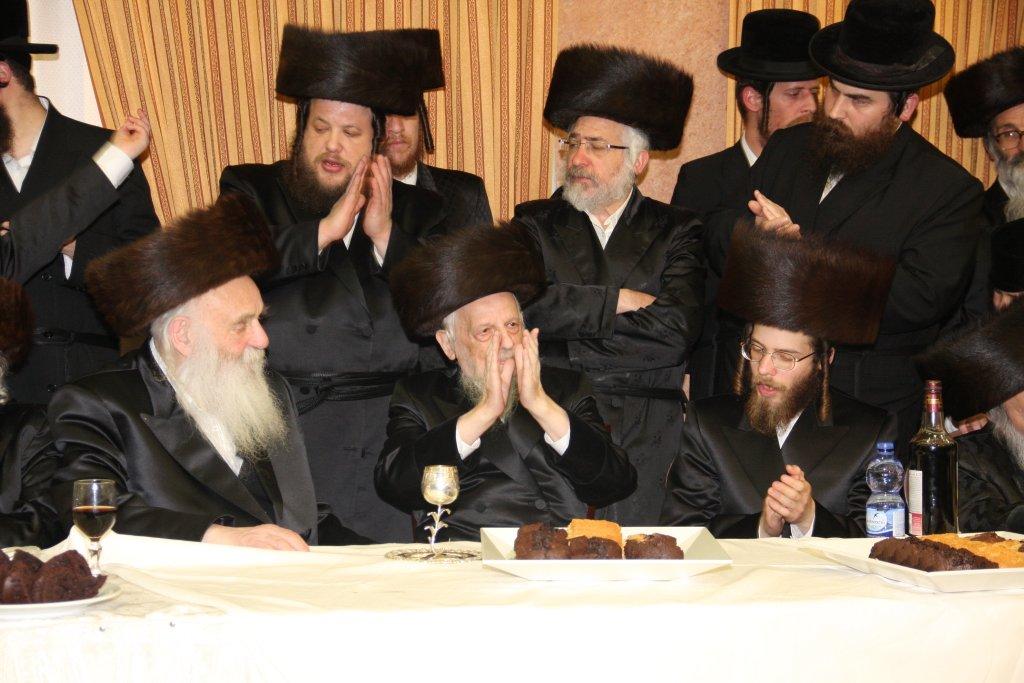 הכל נשאר במשפחה: חתונת הנינים לבית ויז'ניץ