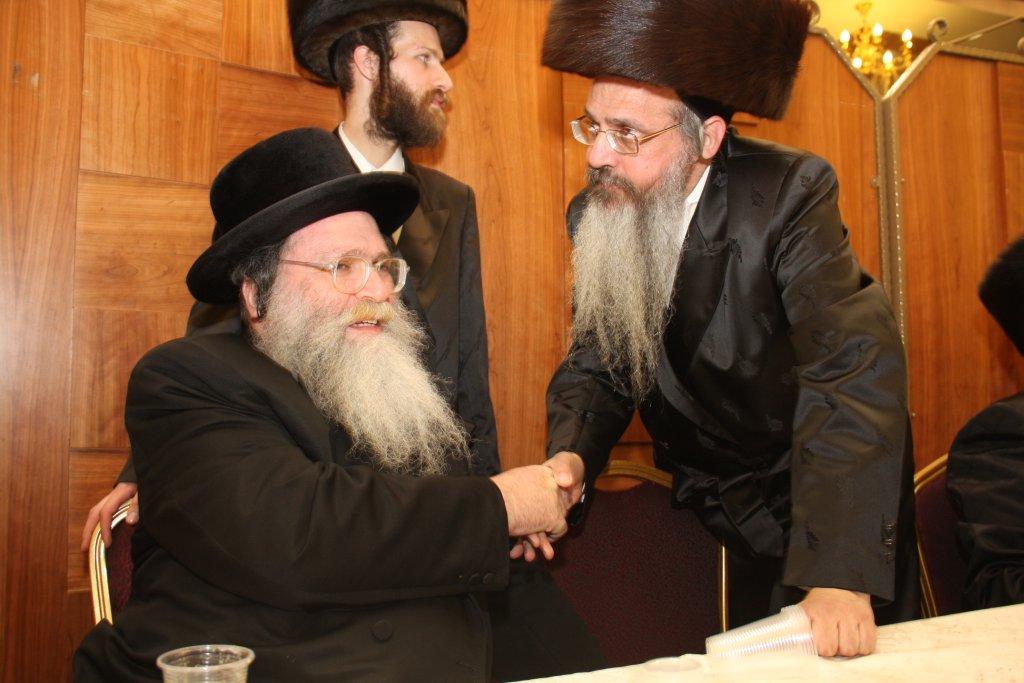 צפו בגלריה: ‏‏שמחת החתונה בחצר מטרסדורף