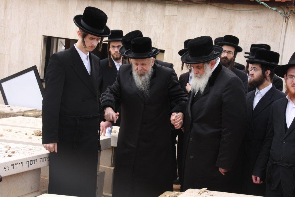 לרגל השמחה: האדמו"ר מסערט ויז'ניץ באוהל אדמו"רי בית ויז'ניץ