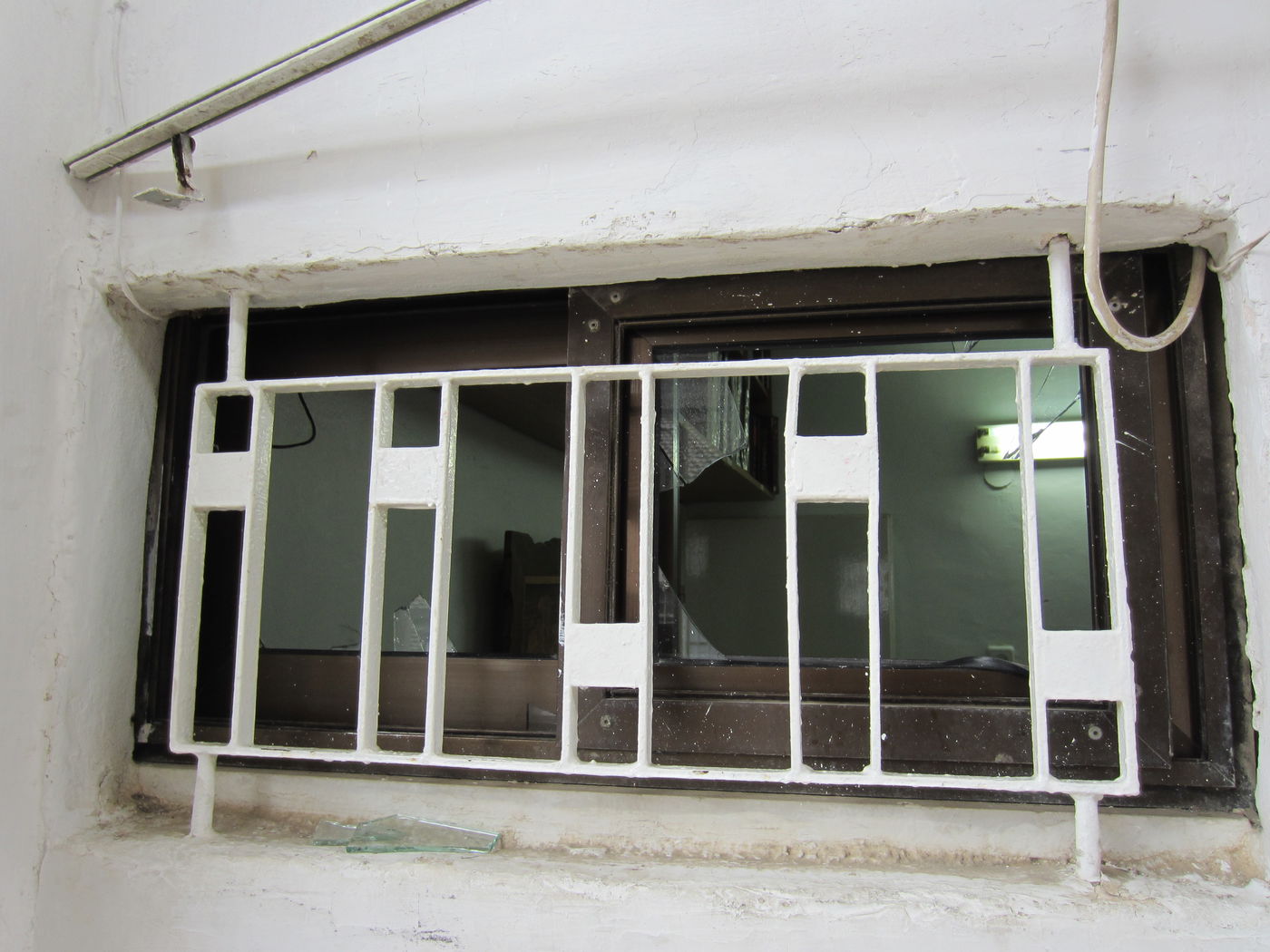 מהומות במאה שערים: פשיטה על בית חלפן כספים; 4 עצורים