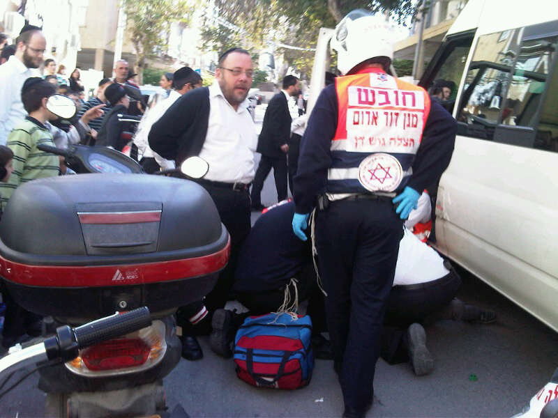 בני-ברק: ילד בן 6 נפגע מרכב הסעות