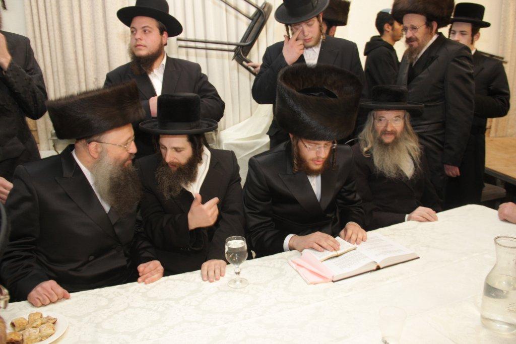 צפו בגלריה: ‏‏שמחת החתונה בחצר לעלוב