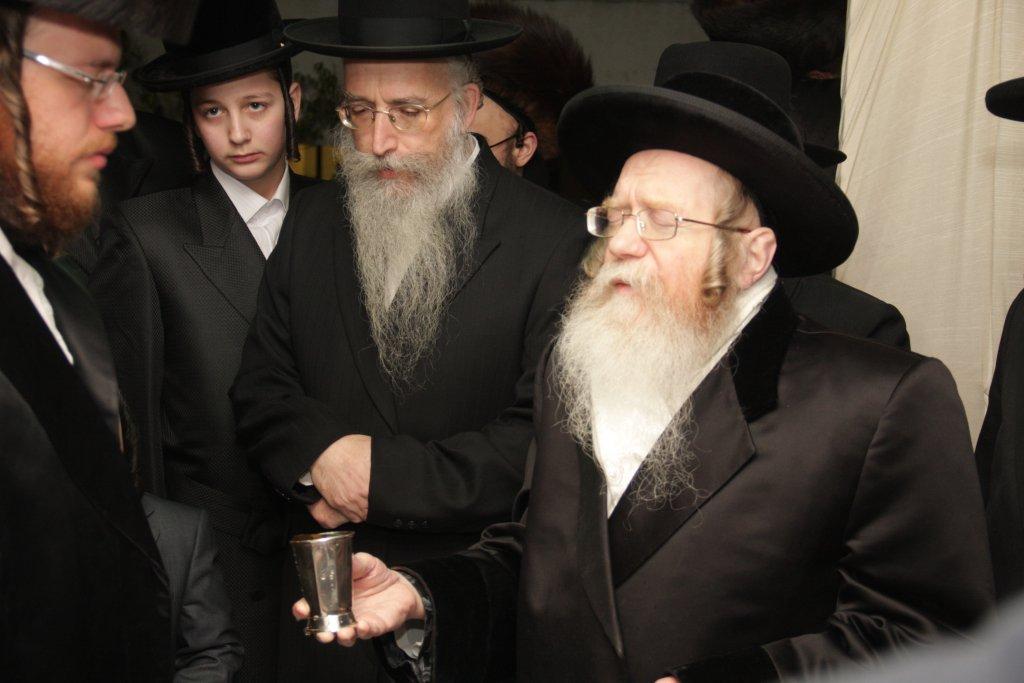 צפו בגלריה: ‏‏שמחת החתונה בחצר לעלוב