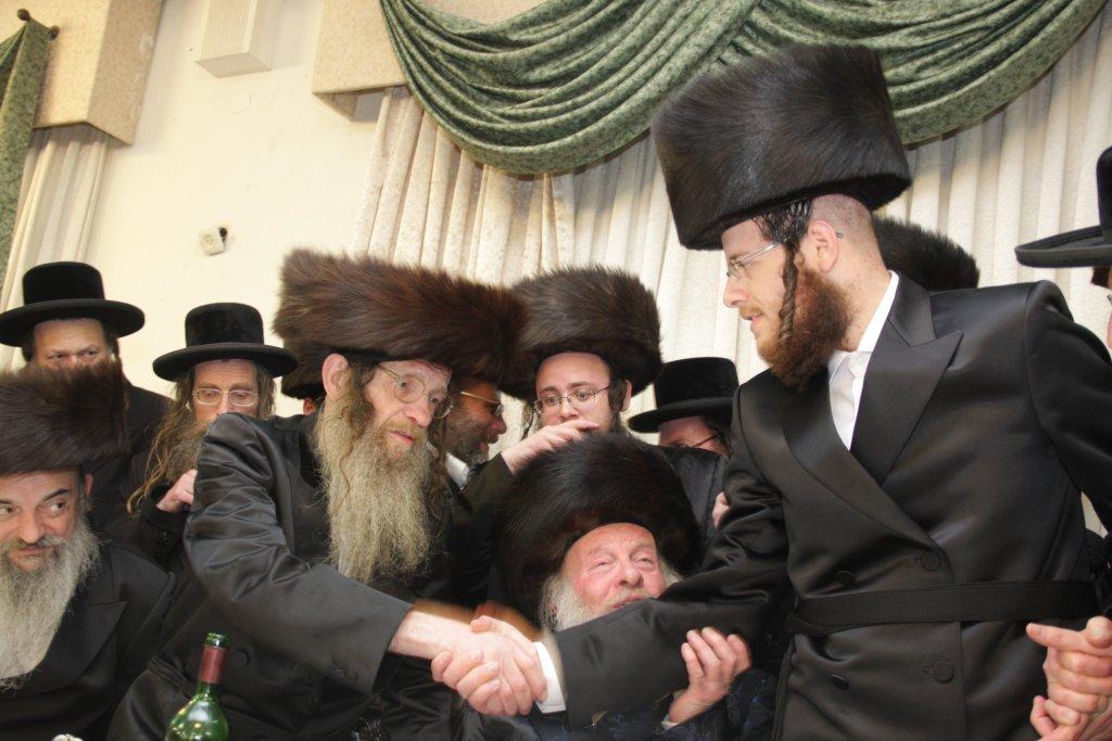 צפו בגלריה: ‏‏שמחת החתונה בחצר לעלוב