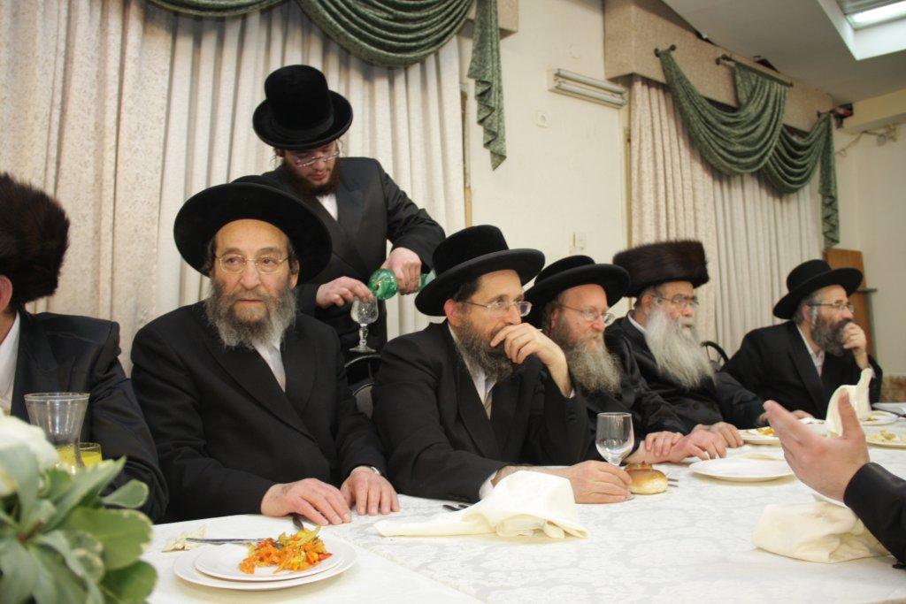 צפו בגלריה: ‏‏שמחת החתונה בחצר לעלוב