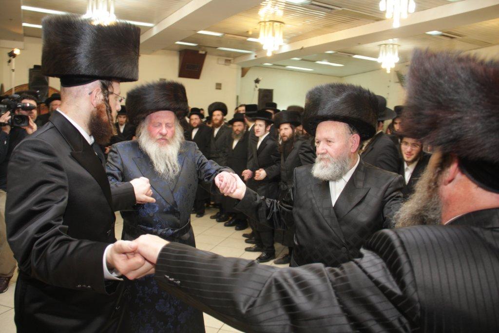 צפו בגלריה: ‏‏שמחת החתונה בחצר לעלוב