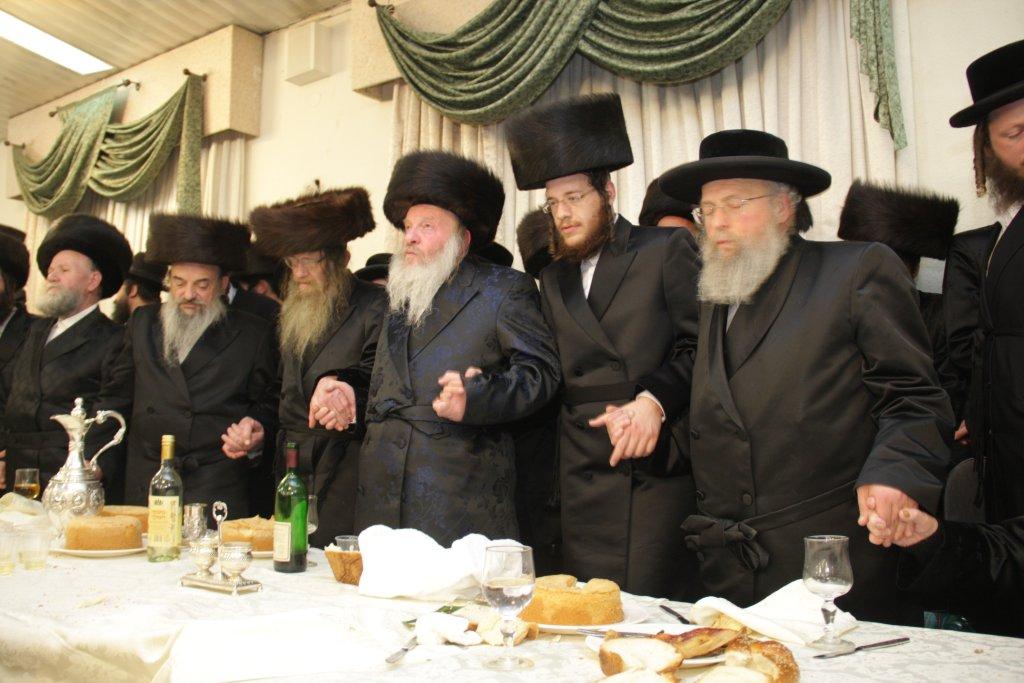 צפו בגלריה: ‏‏שמחת החתונה בחצר לעלוב