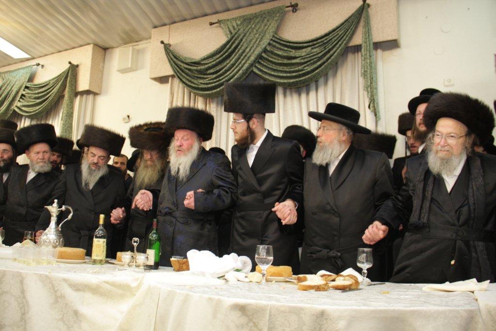 צפו בגלריה: ‏‏שמחת החתונה בחצר לעלוב