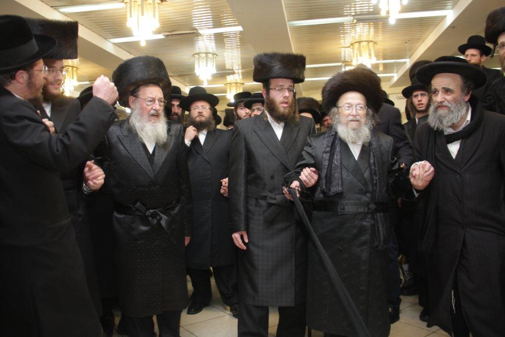 צפו בגלריה: ‏‏שמחת החתונה בחצר לעלוב