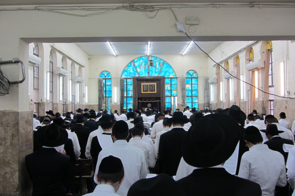 מצבו של הרב אלישיב החמיר: תפילות בהיכלי הישיבות בעולם