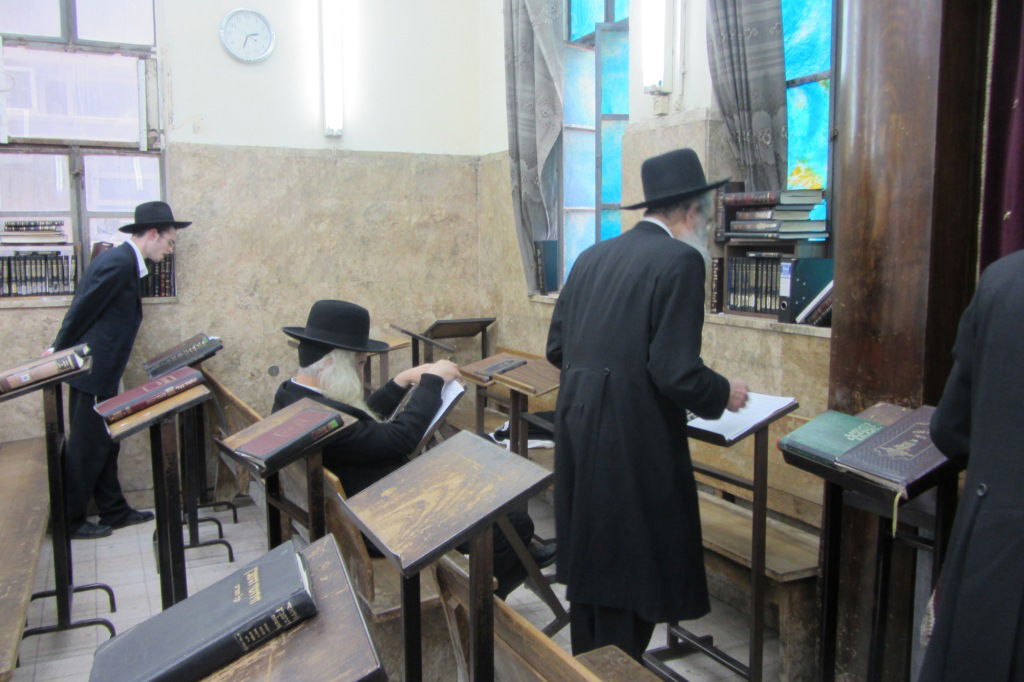 מצבו של הרב אלישיב החמיר: תפילות בהיכלי הישיבות בעולם