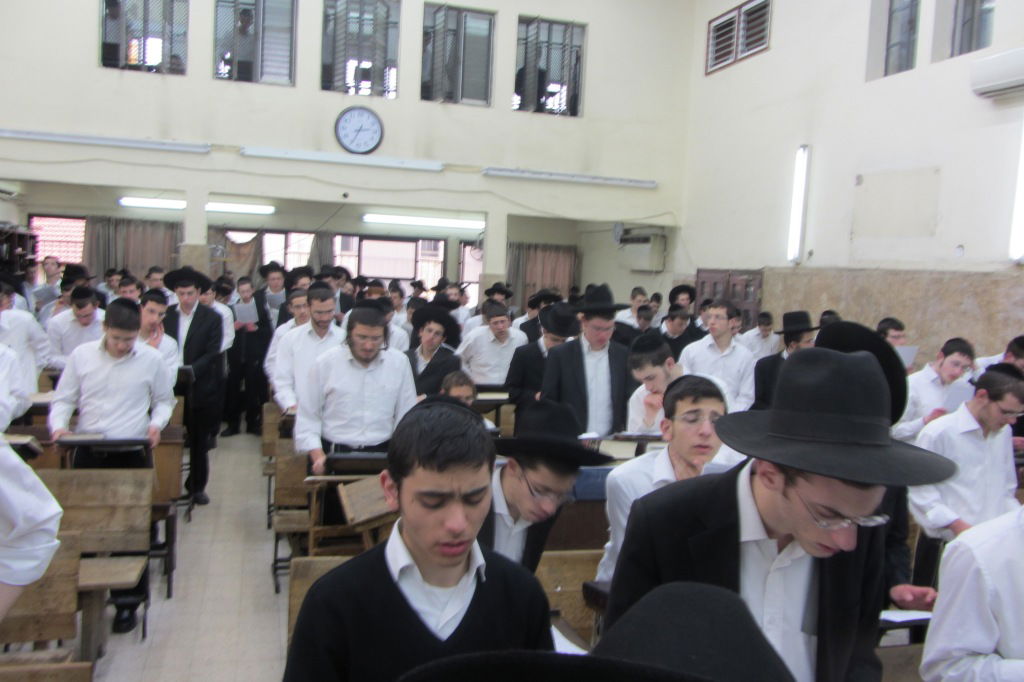 מצבו של הרב אלישיב החמיר: תפילות בהיכלי הישיבות בעולם