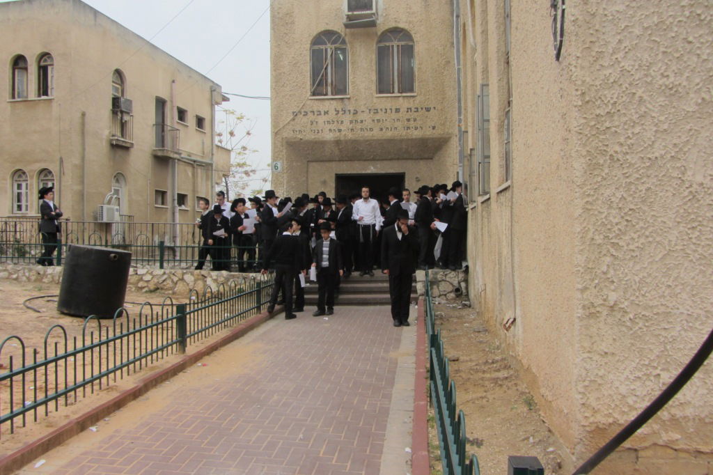 מצבו של הרב אלישיב החמיר: תפילות בהיכלי הישיבות בעולם