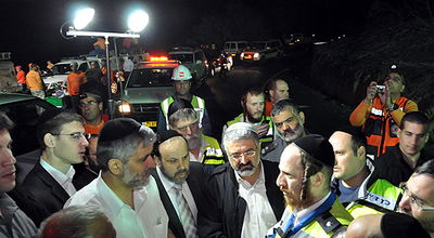 השר ישי בזירת האסון בכרמל