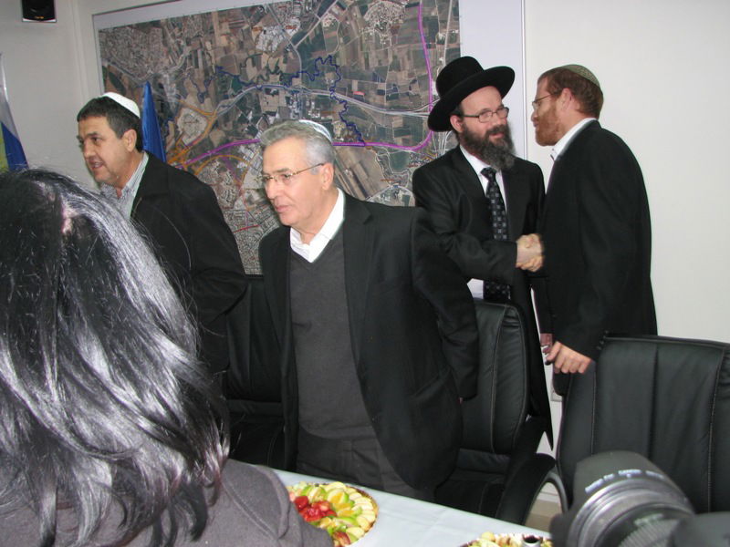 תמונות ניצחון: רבנים חדשים לפתח תקווה