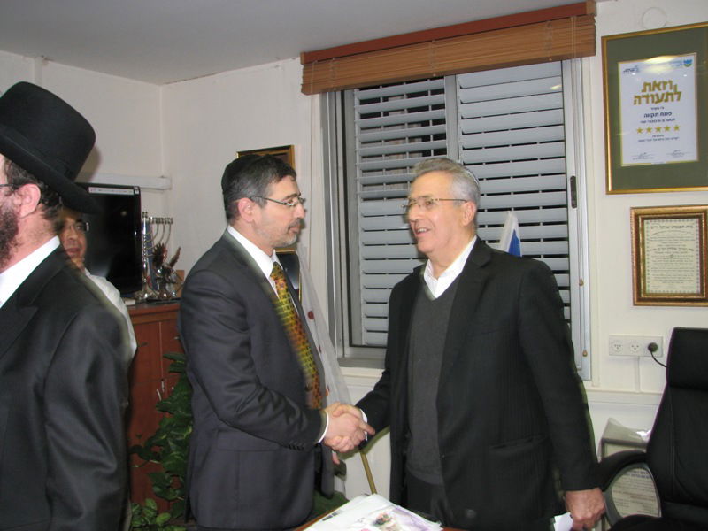 תמונות ניצחון: רבנים חדשים לפתח תקווה