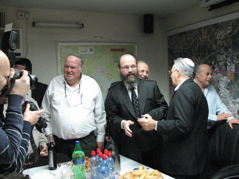 תמונות ניצחון: רבנים חדשים לפתח תקווה