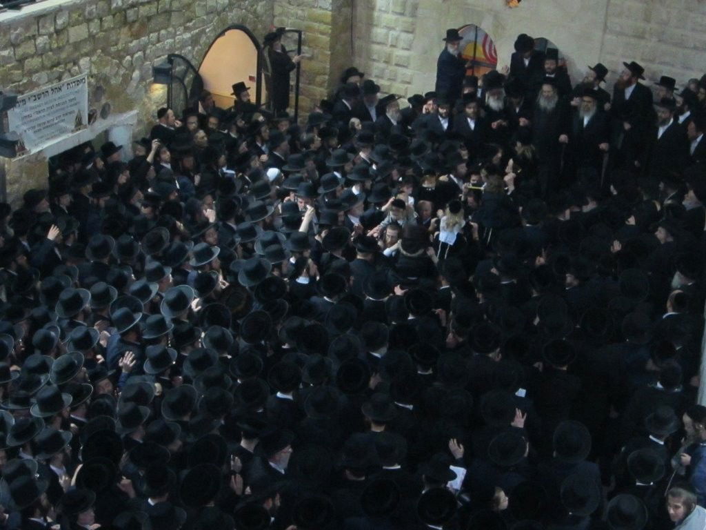 המסע נמשך: האדמו"ר מסאטמר ערך טיש במירון