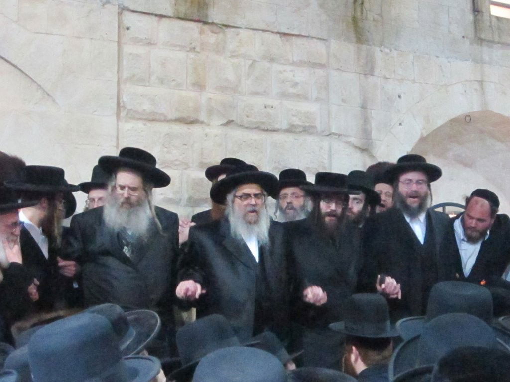 המסע נמשך: האדמו"ר מסאטמר ערך טיש במירון