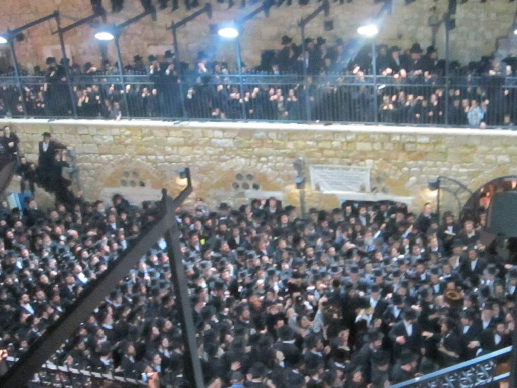 המסע נמשך: האדמו"ר מסאטמר ערך טיש במירון