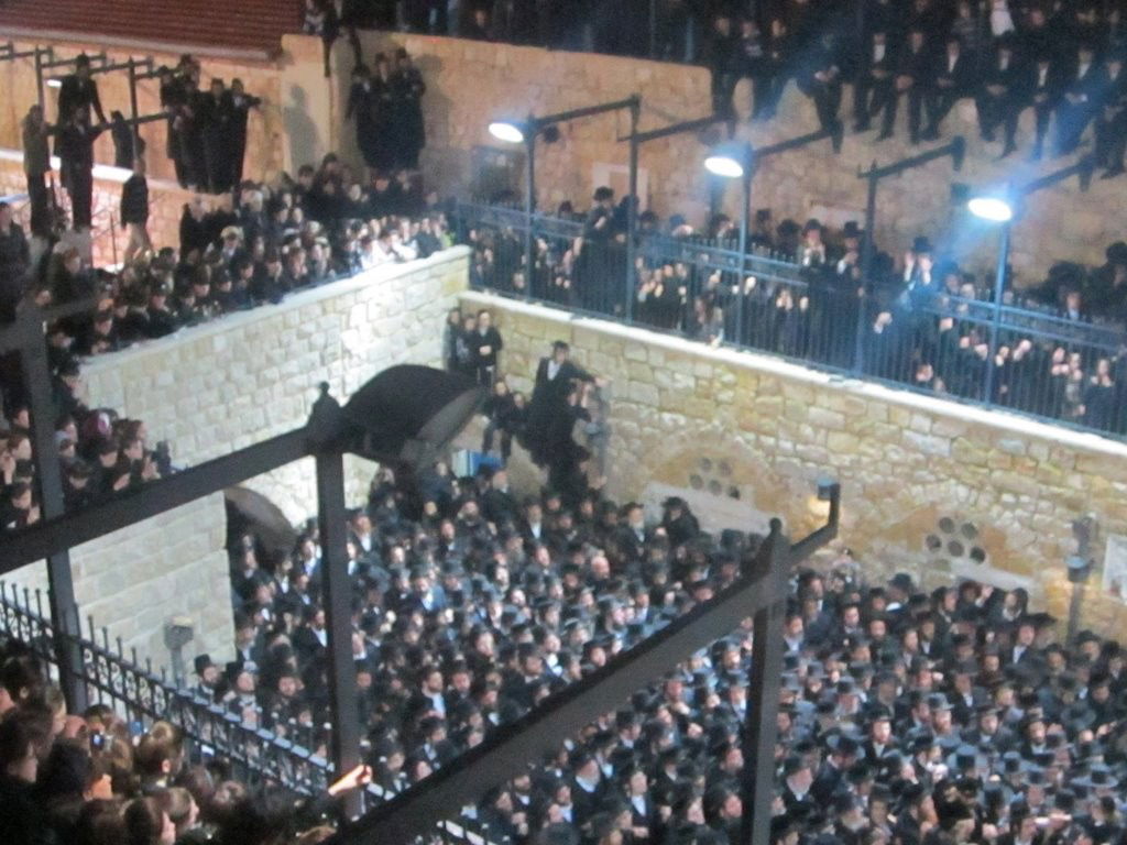 המסע נמשך: האדמו"ר מסאטמר ערך טיש במירון