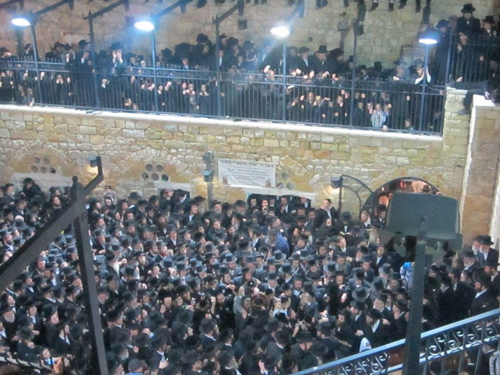 המסע נמשך: האדמו"ר מסאטמר ערך טיש במירון