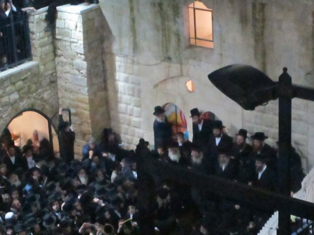 המסע נמשך: האדמו"ר מסאטמר ערך טיש במירון