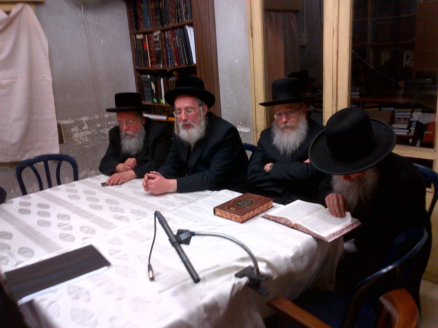 הרב שטיינמן בעקבות חוק טל: "בלי תורה - אין קיום לישראל"