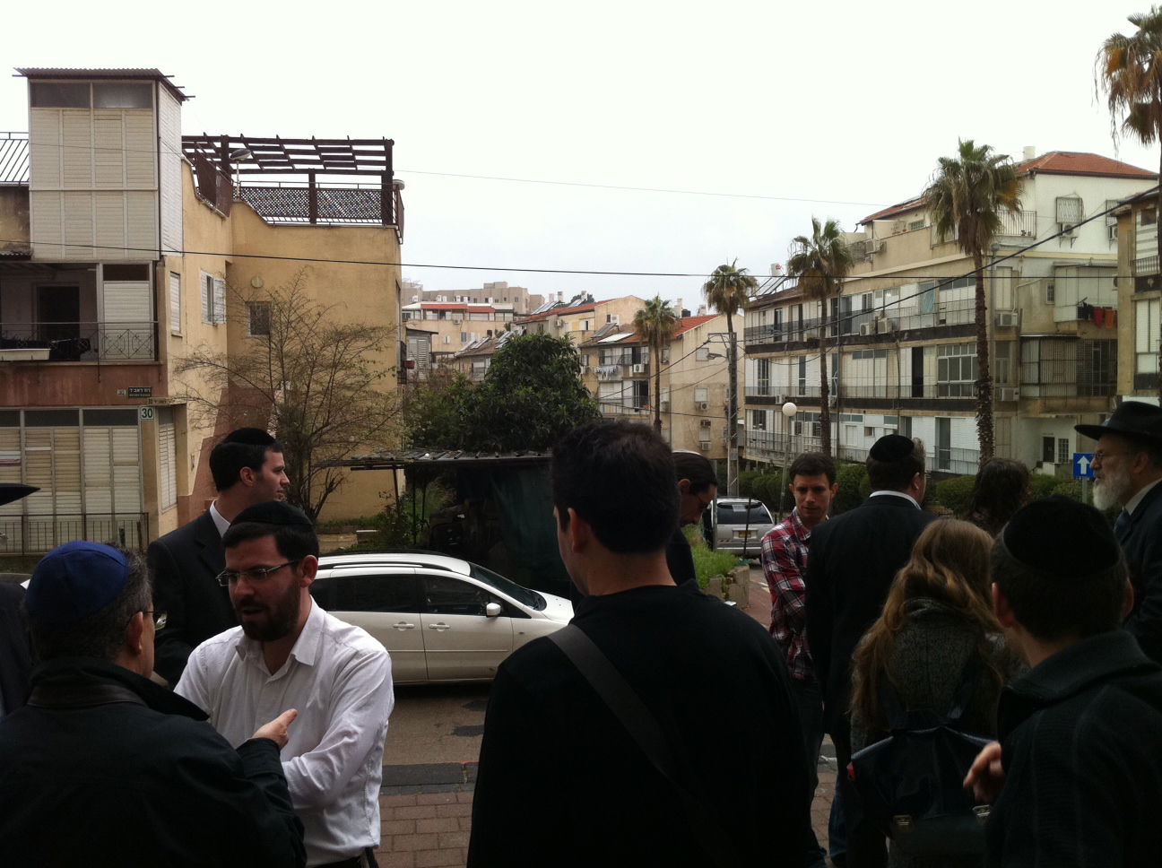 מה חיפשו בכירי אתר ynet בבני-ברק?