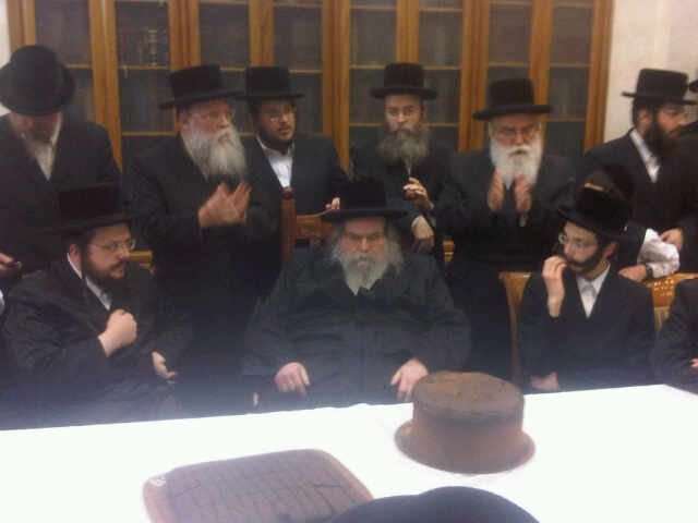 שמחה בבעלזא: נכד האדמו"ר סגר ווארט