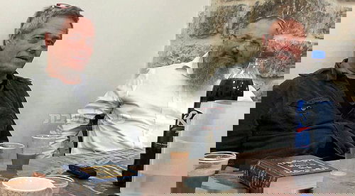 שלמה ארצי לצד הרב אליהו