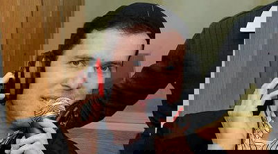 מרבין בשמחה עם אוהד מושקוביץ