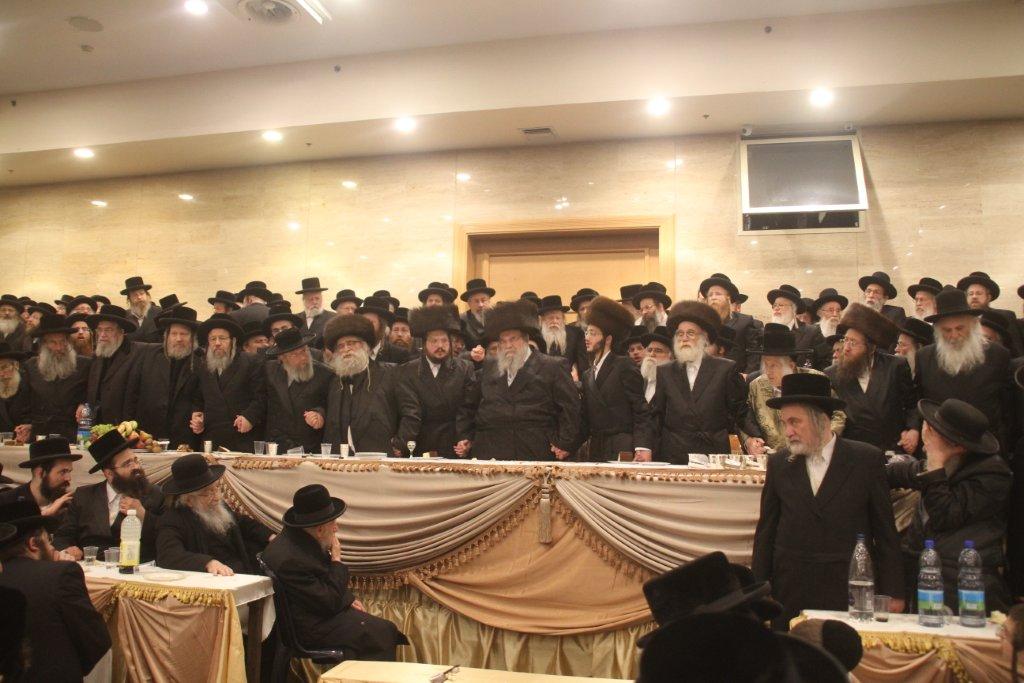 תמונות: אירוסי נכד האדמו"ר מבעלזא