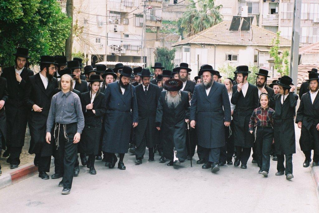 80 שנות תורה וחסידות • תמונות מחיי האדמו"ר מנדבורנה