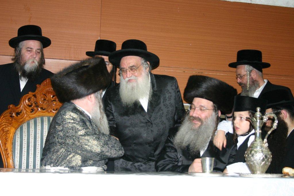 80 שנות תורה וחסידות • תמונות מחיי האדמו"ר מנדבורנה