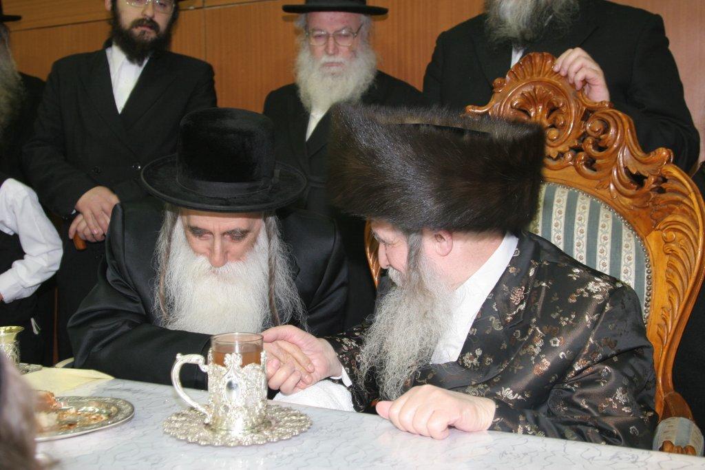 80 שנות תורה וחסידות • תמונות מחיי האדמו"ר מנדבורנה